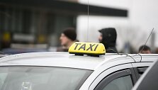 Taksistai piktinasi chaosu, kurį sukėlė &bdquo;Uber&ldquo; atėjimas