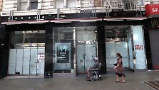 Uždarytos parduotuvės ir užeigos San Fransiske