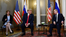 D.Trumpas ir V.Putinas ilgai bendravo vien vertėjų akivaizdoje