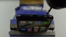 Jokio ausinių lizdo po &bdquo;iPhone 7&ldquo; korpusu nėra.