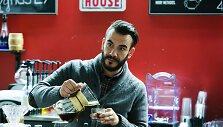 Kavos virimo pasaulio čempionas Stefanos Domatiotis.