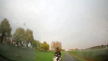 girtas-ir-be-teisiu-siauliu-rajone-policija-gainiojosi-motorolerio-vairuotoja
