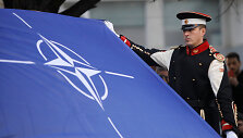 NATO ir Lietuvos vėliavos