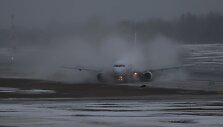 Vilniaus oro uoste nuo tako nuslydo lėktuvas