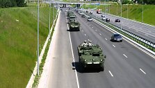 VIDEO kadras: NATO &scaron;arvuočiai STRYKER Vilniaus gatvėse