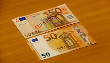 Lietuvos banke pristatytas naujas 50 eurų nominalo banknotas
