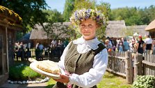 Lietuvos liaudies buities muziejaus ekskursijų vadovė-edukatorė&nbsp;Agnė Augustaitienė&nbsp;