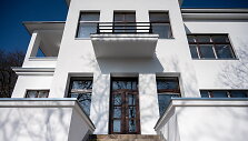 Kauno meninkų namų fasadas