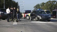 Po avarijos automobilis, kuriuo buvo vežamas &Scaron;vedijos karalius Carlas XVI Gustafas.