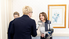Premjerė Ingrida &Scaron;imonytė Miuncheno saugumo konferencijoje susitiko su JAV Atstovų rūmų nare Nancy Pelosi 