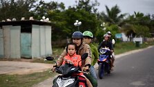 Vietnamo rezidentai evakuojasi