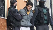 Policijos vedamas asmuo, įtariamas verbavimu į islamistų kovotojų grupuotes.