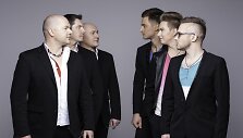 I&scaron; kairės: &bdquo;16 Hz&ldquo; nariai Petras Jucevičius, Skaidrius-Hardas Varslauskas, Robertas Jucevičius ir &bdquo;16 Hz Tribute&ldquo;: Evaldas Ragelis, Žilvinas Lipnickas, Matas Kaunietis