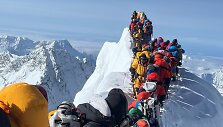 Alpinistai ant Everesto / Narendra Shahi Thakuri / dpa/picture-alliance