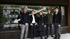 Parodos &bdquo;JCDecaux premija. Tarpai&ldquo; dalyviai Maarten Brijker, Ieva Kotryna Ski, Eglė Razumaitė, Naglis Kristijonas Zakaras ir Deividas Vytautas Auk&scaron;čiūnas