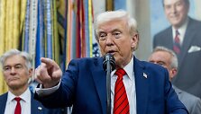 Donaldas Trumpas / Shawn Thew - Pool via CNP / picture alliance / Consolidated News Photos