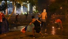 Per protestus Asunsjone nusiaubtas ir padegtas parlamentas.