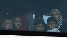 Graikija pradėjo evakuoti Idomenio migrantų stovyklą