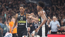 Jamesas Nunnally ir Zachas LeDay