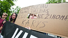 Piketas Vilniuje prie&scaron; &scaron;auktinių kariuomenę