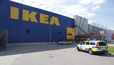 &Scaron;vedijoje &bdquo;Ikea&ldquo; parduotuvėje nudurti du žmonės