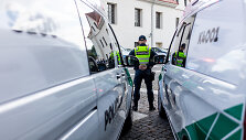 Naujų policijos automobilių &bdquo;Mercedes-Benz&ldquo; perdavimas.