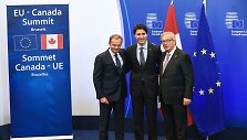 Europos Sąjungos prezidentas Donaldas Tuskas, Kanados premjeras Justinas Trudeau ir Europos Komisijos pirmininkas Jeanas-Claude'as Junckeris