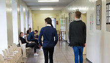 Abiturientai laiko lietuvių kalbos egzaminą