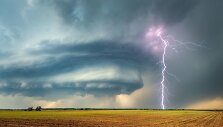 Fotografo Dennis Oswald daryta audros ir žaibo nuotrauka Oklahomoje