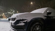 Apsnigti automobiliai Vilniuje