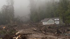 Potvynis ir purvo nuo&scaron;liauža Aliaskoje