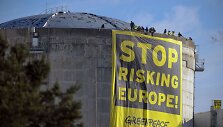 &bdquo;Greenpeace&ldquo; aktyvistai įsibrovė į Fesenheimo atominės elektrinės kompleksą rytų Prancūzijoje