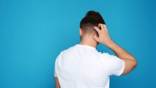 Dermatologė papasakojo apie seborėjinį dermatitą: kalbėjimas apie pleiskanas neturėtų būti tabu
