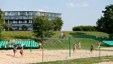 Paplūdimio tinklinio aik&scaron;telės prie &bdquo;Žalgirio&ldquo; arenos