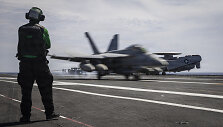 Veiksmas JAV lėktuvne&scaron;yje / Us Navy/U.S Navy / ZUMAPRESS.com