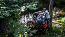 Patekęs į avariją kontrabandininkų žvalgų automobilis