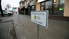 Stovėjimo ženklai Savanorių prospekte