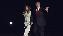 Donaldas ir Melania Trumpai grįžo į JAV