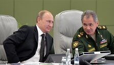 Vladimiras Putinas ir Rusijos gynybos ministras Sergejus &Scaron;oigu.