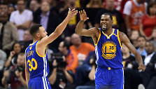Stephenas Curry ir Kevinas Durantas
