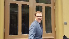 Vytautas Gap&scaron;ys atvyksta į apklausą STT
