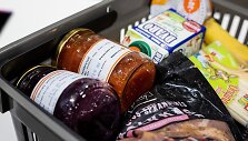 Paulius Peleckis nuotr. Nuo kitų metų socialines korteles gavę nepasiturintys asmenys patys spręs kur ir kokius produktus bei prekes įsigyti.