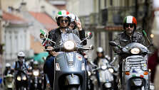 &bdquo;Vespa&ldquo; motorolerių sezono atidarymas