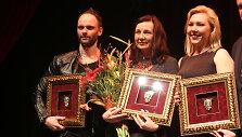 Choreografas Aurelijus Li&scaron;kauskas, aktorė Regina &Scaron;altenytė ir  Renata Kutaitė