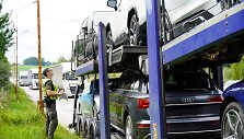 Asociatyvi iliustracija: VSAT, automobilvežio patikra