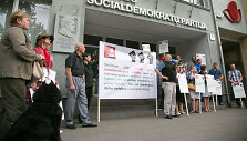 Protesto akcija prie centrinės Socialdemokratų partijos būstinės