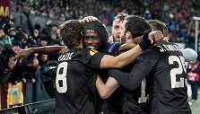 Gervinho su komandos draugais džiaugiasi įvarčiu