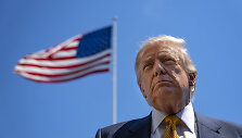 Donaldas Trumpas / Bonnie Cash - Pool via CNP / picture alliance / Consolidated News Photos