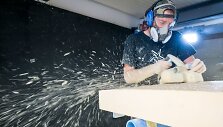 &bdquo;Jaguar Land Rover&ldquo; automobilių maketai tampa banglentėmis