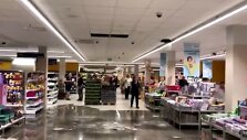 Mindaugo &bdquo;Maximoje&ldquo; per lubas pasipylė vanduo.